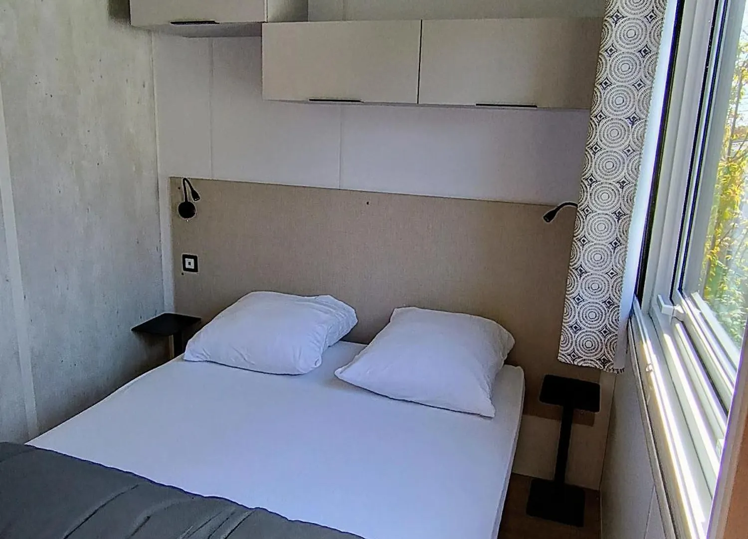مكان تخييم Camping De La Tour Ambon